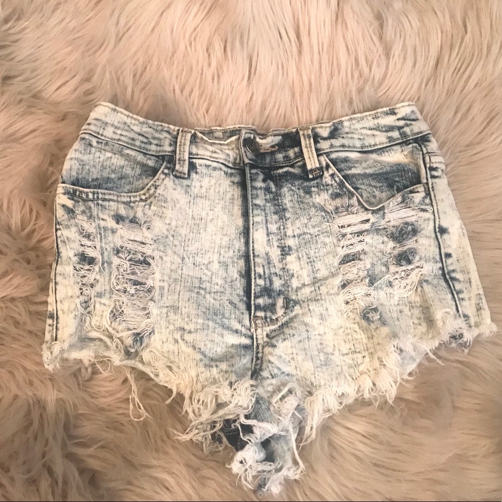 Distressed high waisted shorts.